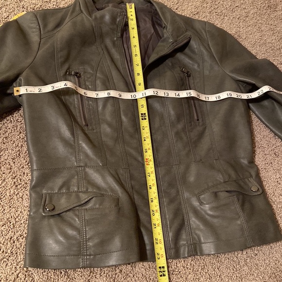 Roz & Ali dark grey pleather jacket - Picture 7 of 8